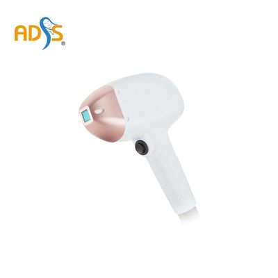 1600-2400W CE ISO 755 808 940 1064nm Laser à diode à 4 ondes pour l'épilation Titane de glace disponible