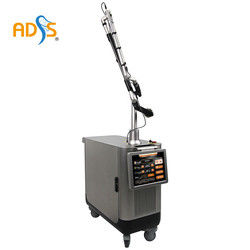 Ce approuvé machine laser à picosecondes Yag Pico équipement de retrait de tatouage au laser